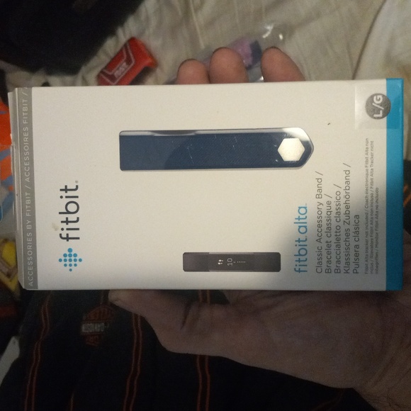 Fitbit Alta fitness/sleep tracker bundle - Picture 7 of 9